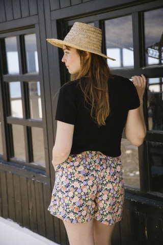 Shorts color azul marino con flores flúor Ropa mujer SusiSweetdress