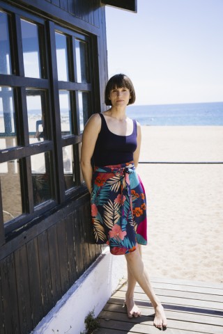 Falda midi cruzada azul con flores tropicales a colores- Ropa mujer SusiSweetdress