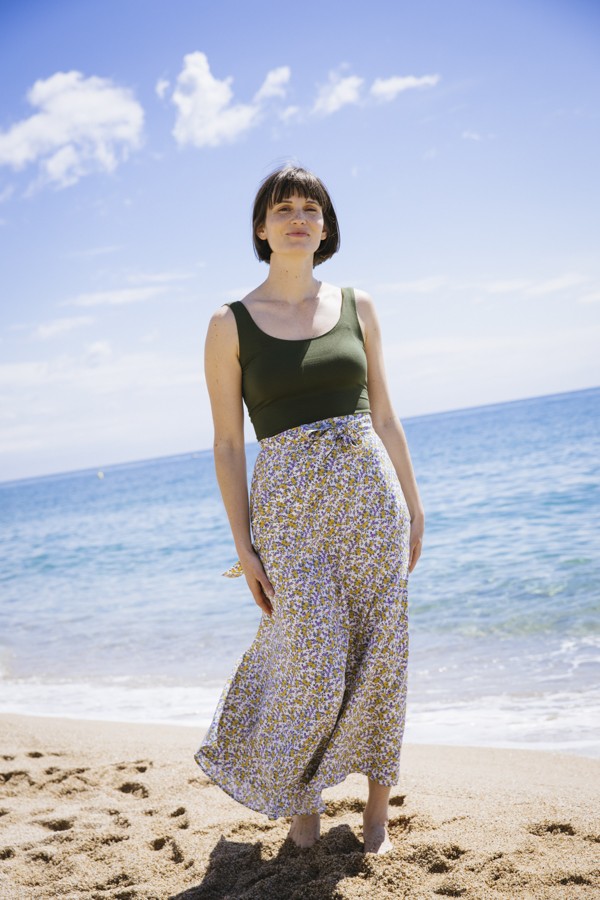 Falda maxi larga cruzada blanca con florecitas amarillas y lilas- Ropa mujer SusiSweetdress