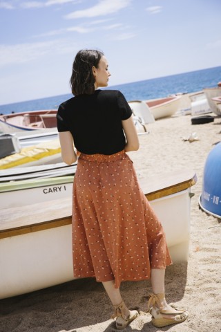 Falda maxi larga salmón con margaritas blancas con bolsillos- Ropa mujer SusiSweetdress