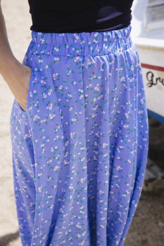 Falda maxi larga azul cielo con margaritas blancas con bolsillos- Ropa mujer SusiSweetdress