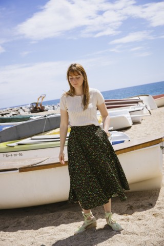 Falda maxi negra con florecitas amarillas y rojas con bolsillos- Ropa mujer SusiSweetdress