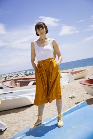 Falda midi ocre con topos blancos y botones delanteros- Ropa mujer SusiSweetdress