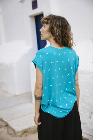 Camiseta SusiSweetdress azul con delfines blancos- Ropa mujer SusiSweetdress