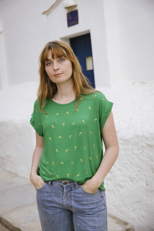 Camiseta SusiSweetdress verde con delfines dorados- Ropa mujer SusiSweetdress