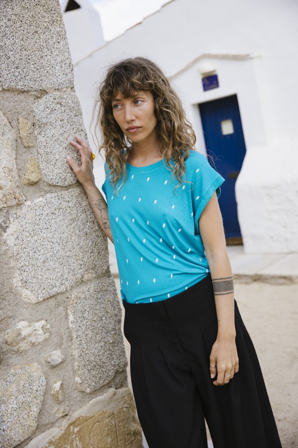 Camiseta SusiSweetdress azul con rayos blancos- Ropa mujer SusiSweetdress