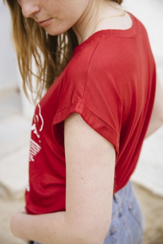 Camiseta SusiSweetdress roja con estampado vintage tropical- Ropa mujer SusiSweetdress