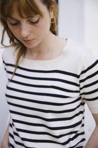 Jersey fino beis con rayas azul marino- Ropa SusiSweetdress