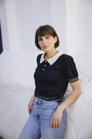 Polo fino azul marino con cuello beis- Ropa SusiSweetdress