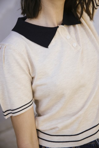Polo beis con cuello azul marino- Ropa SusiSweetdress
