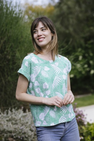 Camiseta SusiSweetdress verde hojas tropicales blancas- Ropa mujer SusiSweetdress