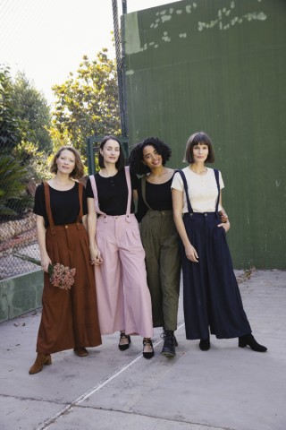 Pantalón palazzo de pana negro tirantes- Ropa SusiSweetdress