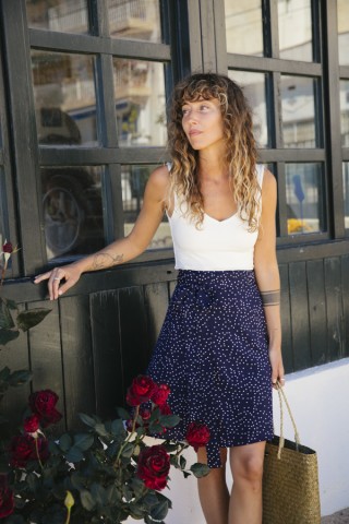 Falda mini cruzada azul con topos blancos- Ropa mujer SusiSweetdress