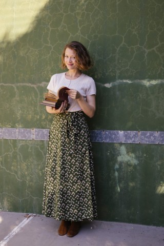 Falda maxi larga cruzada kaki con margaritas - Ropa mujer SusiSweetdress