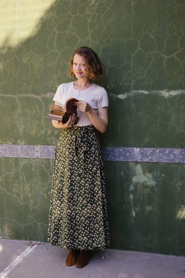 Falda maxi larga cruzada kaki con margaritas - Ropa mujer SusiSweetdress