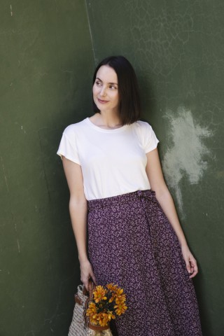 Falda maxi larga cruzada granate con flores pequeñas blancas- Ropa mujer SusiSweetdress