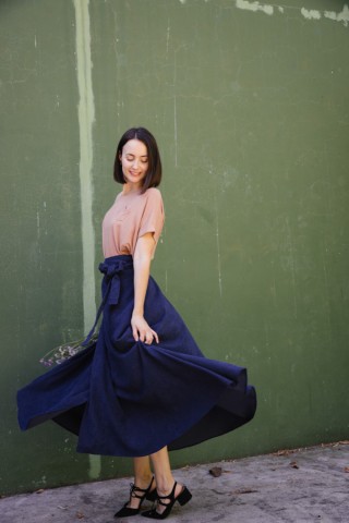 Falda maxi larga cruzada de pana en azul marino - Ropa mujer SusiSweetdress