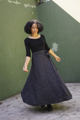 Falda maxi larga cruzada chispeada negra y blanca- Ropa mujer SusiSweetdress