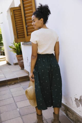 Falda maxi larga verde bosque con flores verde pastel con bolsillos- Ropa mujer SusiSweetdress