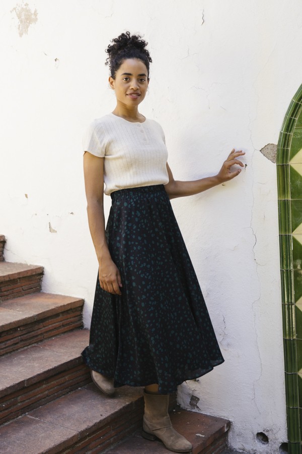 Falda maxi larga negra con manchas verdes con bolsillos- Ropa mujer SusiSweetdress