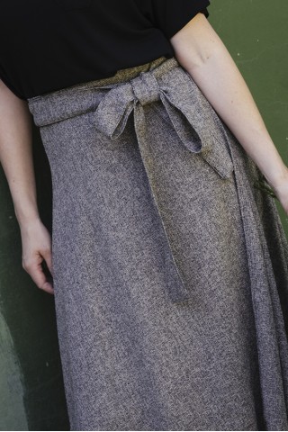 Falda maxi larga cruzada chispeado negro y beis- Ropa mujer SusiSweetdress