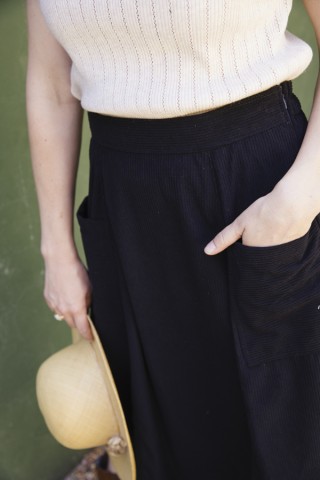 Falda pana negra con bolsillos delanteros- Ropa mujer SusiSweetdress