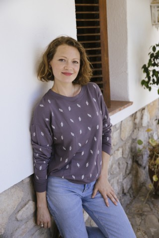 Jersey fino lila con hojas blancas- Ropa SusiSweetdress