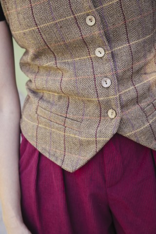Chaleco marrón en espiga beis y granates- Ropa SusiSweetdress