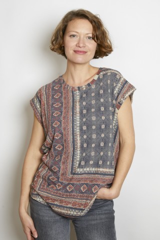 Camiseta SusiSweetdress en formas geométricas- Ropa mujer SusiSweetdress