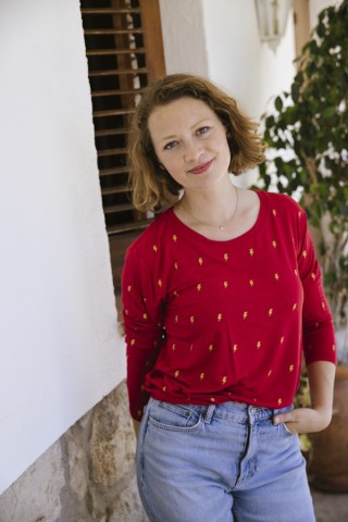 Camiseta SusiSweetdress roja con rayos dorados manga larga- Ropa mujer SusiSweetdress