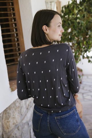 Camiseta SusiSweetdress gris oscuro con rayos blancos manga larga- Ropa mujer SusiSweetdress