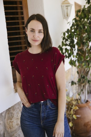 Camiseta SusiSweetdress granate con pelicanos- Ropa mujer SusiSweetdress