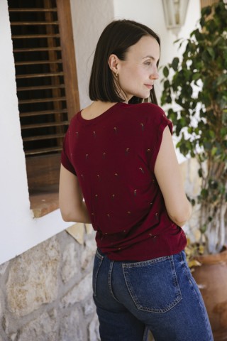 Camiseta SusiSweetdress granate con pelicanos- Ropa mujer SusiSweetdress