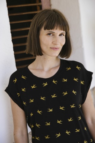 Camiseta SusiSweetdress negra con pájaros dorados- Ropa mujer SusiSweetdress