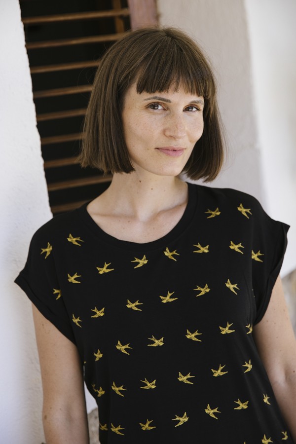 Camiseta SusiSweetdress negra con pájaros dorados- Ropa mujer SusiSweetdress