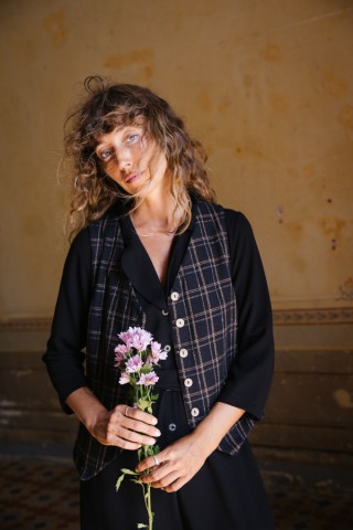 Chaleco  negro a rayas beis y amarillas finas- Ropa SusiSweetdress