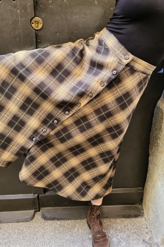 Falda larga negra a cuadros beis con botones- Ropa mujer SusiSweetdress