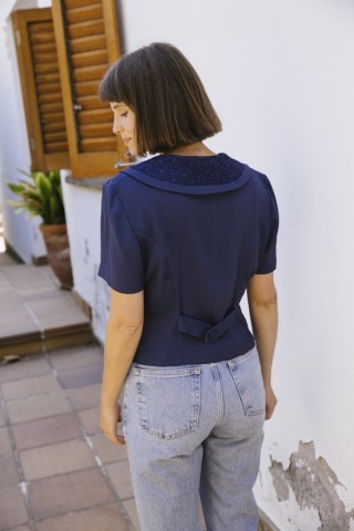 Camisa vintage azul marino con cuello encaje- Ropa mujer SusiSweetdress