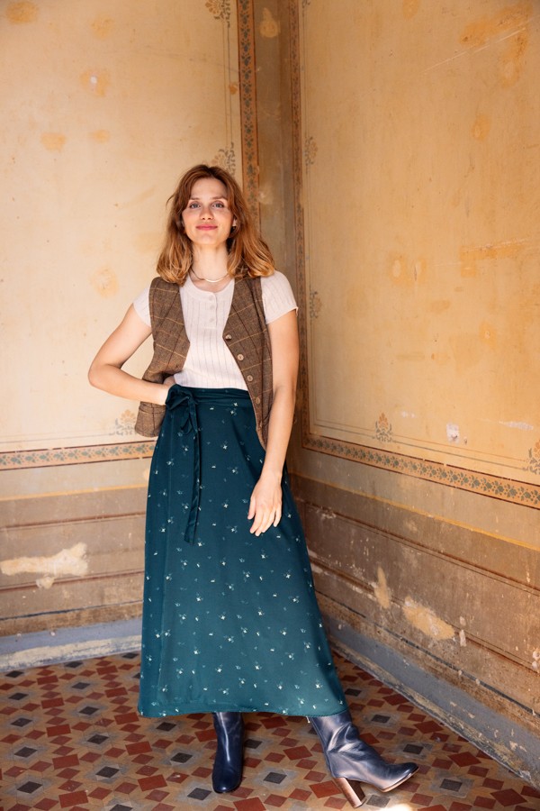 Falda maxi larga cruzada verde bosque con flores verde pastel- Ropa mujer SusiSweetdress