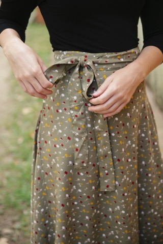 Falda maxi larga cruzada kaki con flores- Ropa mujer SusiSweetdress