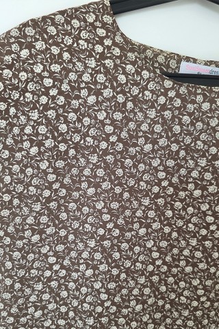 Camisa vintage marrón flores blancas - Ropa mujer SusiSweetdress