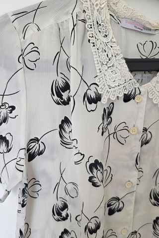 Camisa vintage blanca flores negras - Ropa mujer SusiSweetdress
