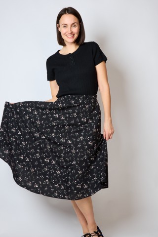 Falda maxi larga negra con rosas blancas con bolsillos- Ropa mujer SusiSweetdress