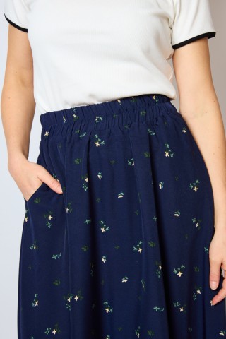 Falda maxi larga azul marino con flores beis con bolsillos- Ropa mujer SusiSweetdress