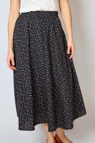 Falda maxi larga negra con florecitas blancas y rojas con bolsillos- Ropa mujer SusiSweetdress