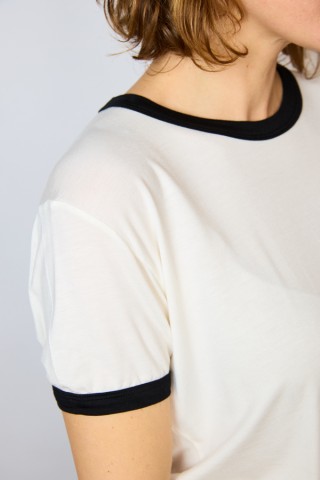 Camiseta SusiSweetdress blanca con bordes negros - Ropa mujer SusiSweetdress