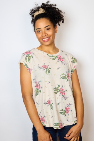 Camiseta SusiSweetdress beis con flores- Ropa mujer SusiSweetdress