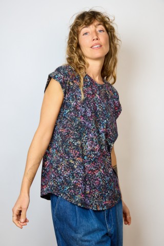 Camiseta SusiSweetdress negra con grafitti de colores- Ropa mujer SusiSweetdress