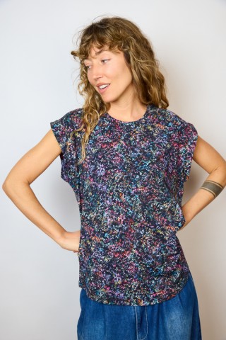 Camiseta SusiSweetdress negra con grafitti de colores- Ropa mujer SusiSweetdress