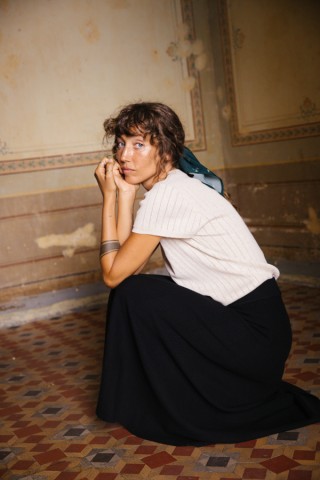 Camiseta básica SusiSweetdress beis con botones- Ropa mujer SusiSweetdress